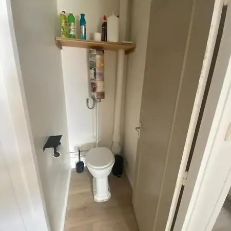 à - 80 M² Avec Balcon *